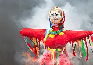 Масленица под дождем в Печерском лесопарке. Наш фоторепортаж