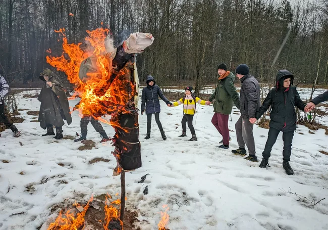 На любимом месте под дубами юные бобруйские туристы отмечали Масленицу
