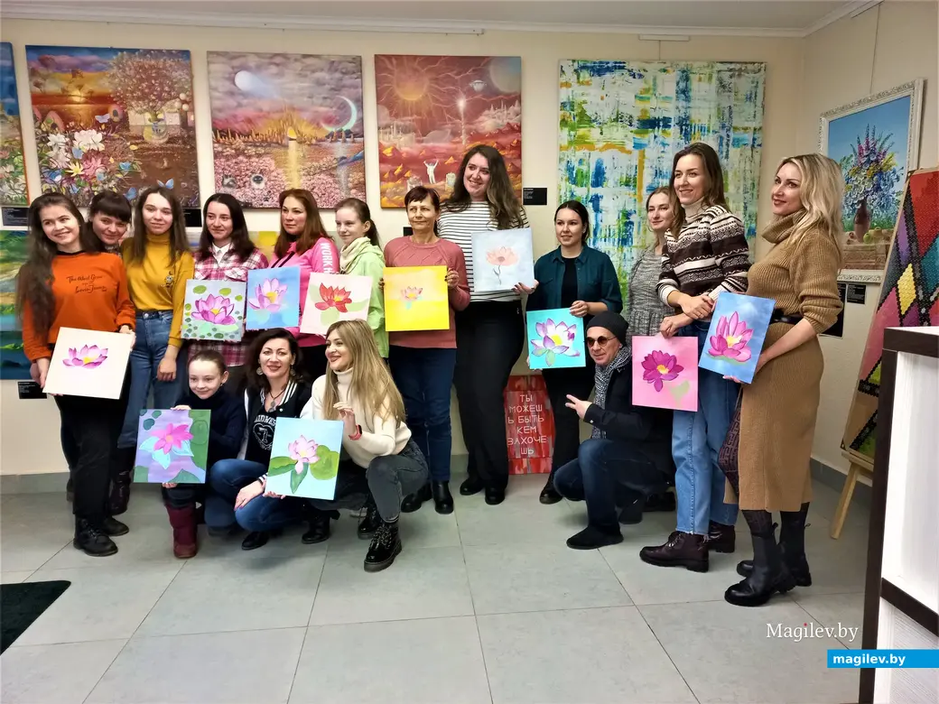 Мастер-класс Ольги Лапуновой по рисованию лотоса. Выставочный зал музея истории Могилева. 25.02.2023 г.