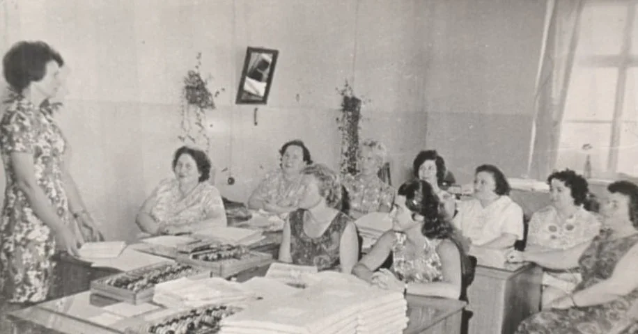 Июль 1974 год. Юридическая лекция в бухгалтерии завода им. Ленина.