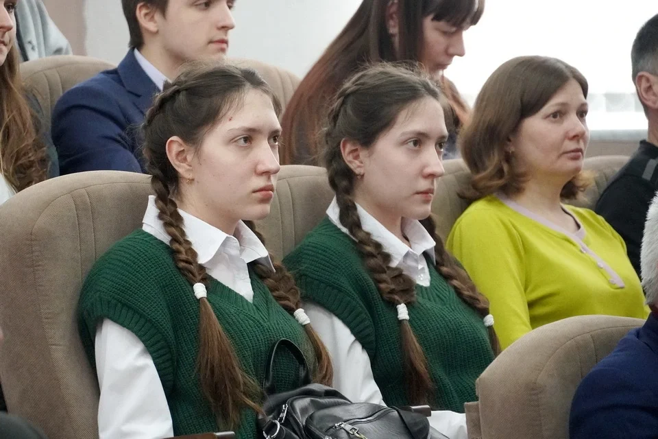 Более 60 выпускников школ получили «билет» в студенчество. Фото: vestnikmogileva.by