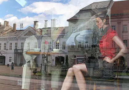 Могилевчанин снял куртку с манекена и ушел. Это заметила посетительница магазина