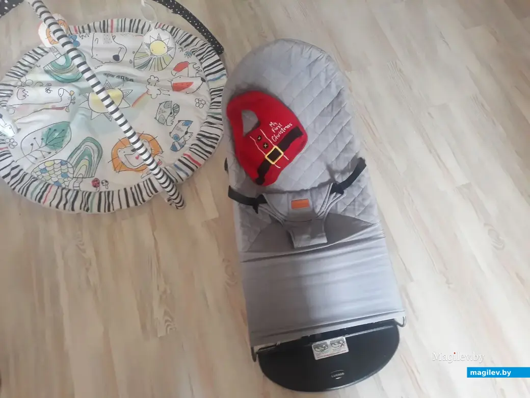 Шезлонг, в котором очень удобно укачивать ребёнка (через Instagram стоил 117 руб, на Куфаре нашла за 70). И развивающий коврик, купленный на Куфаре за 25 рублей. Фото