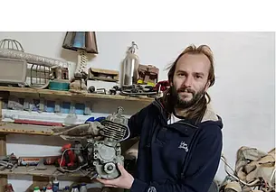 Лампа из шестеренок и печка из старых баллонов