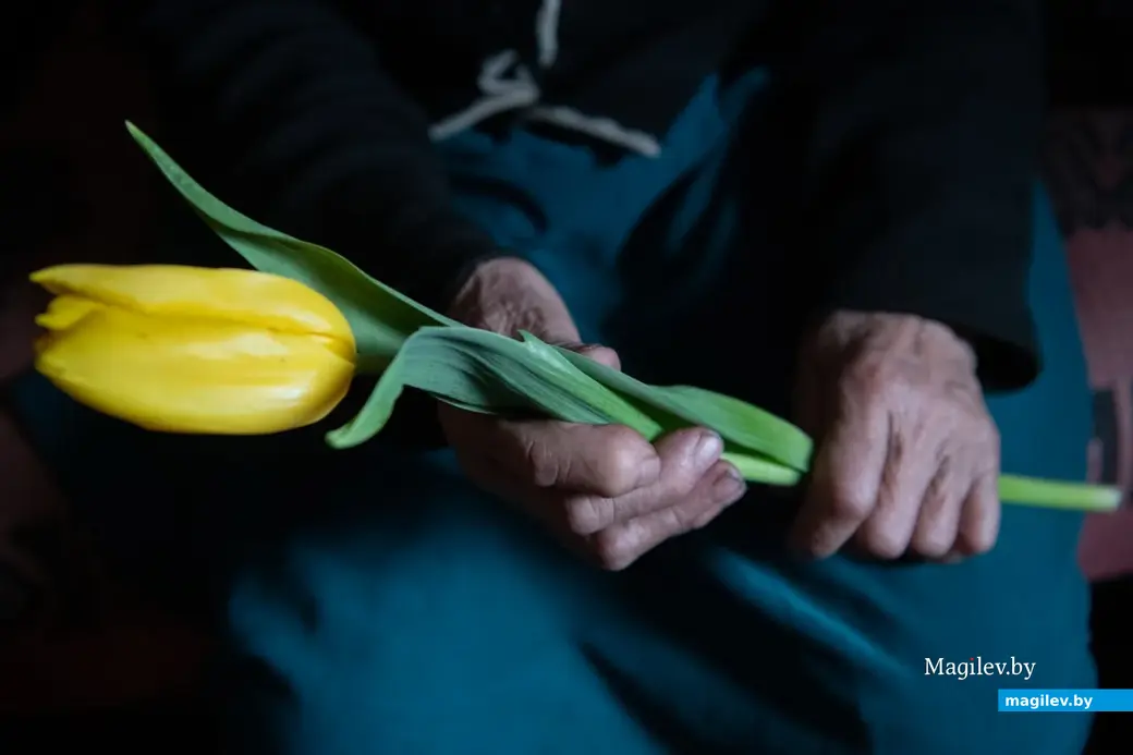 Деревня Галузы, 8 марта 2023 года. Праздник весны. Дом первый. Бабушка Валя.
