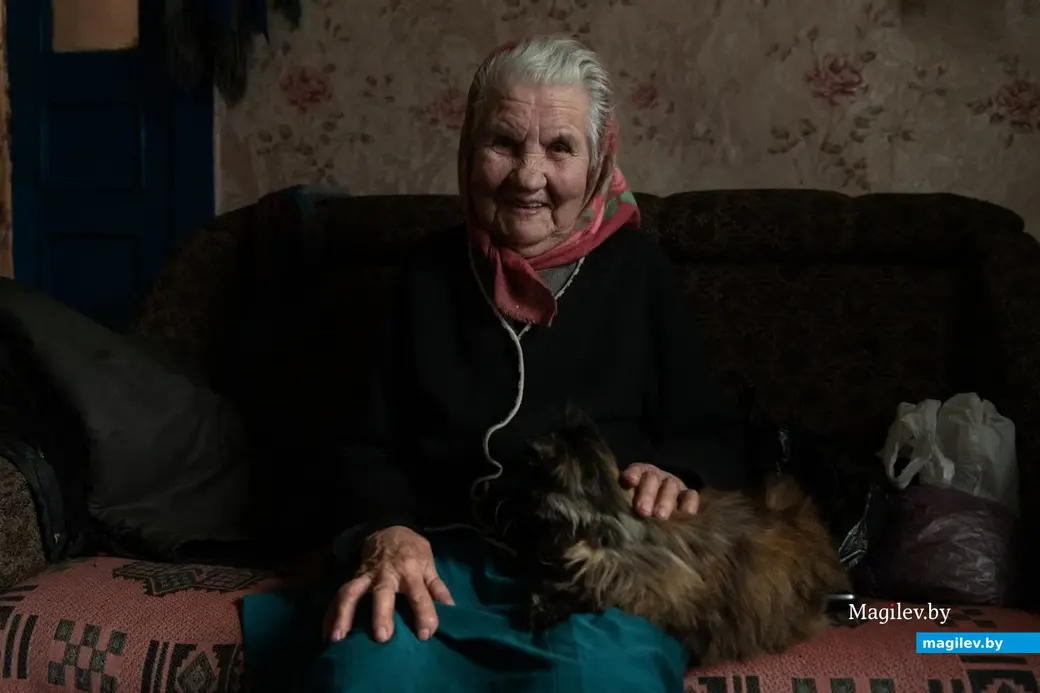 Деревня Галузы, 8 марта 2023 года. Праздник весны. Дом первый. Бабушка Валя.