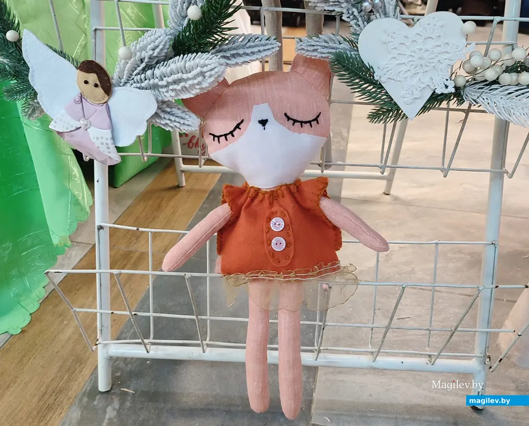 Выставка-ярмарка «Навагодні падарунак ад «Шчырай Майстэрні» в ТЦ «Е-Сити». 30 декабря 2023 г.