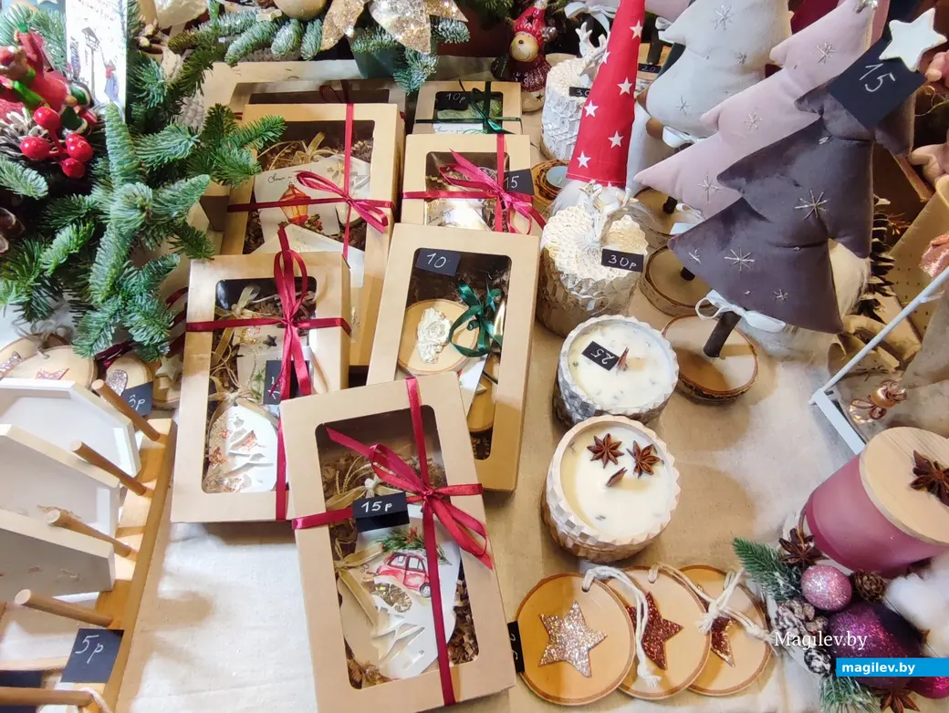 Выставка-ярмарка «Навагодні падарунак ад «Шчырай Майстэрні» в ТЦ «Е-Сити». 30 декабря 2023 г.