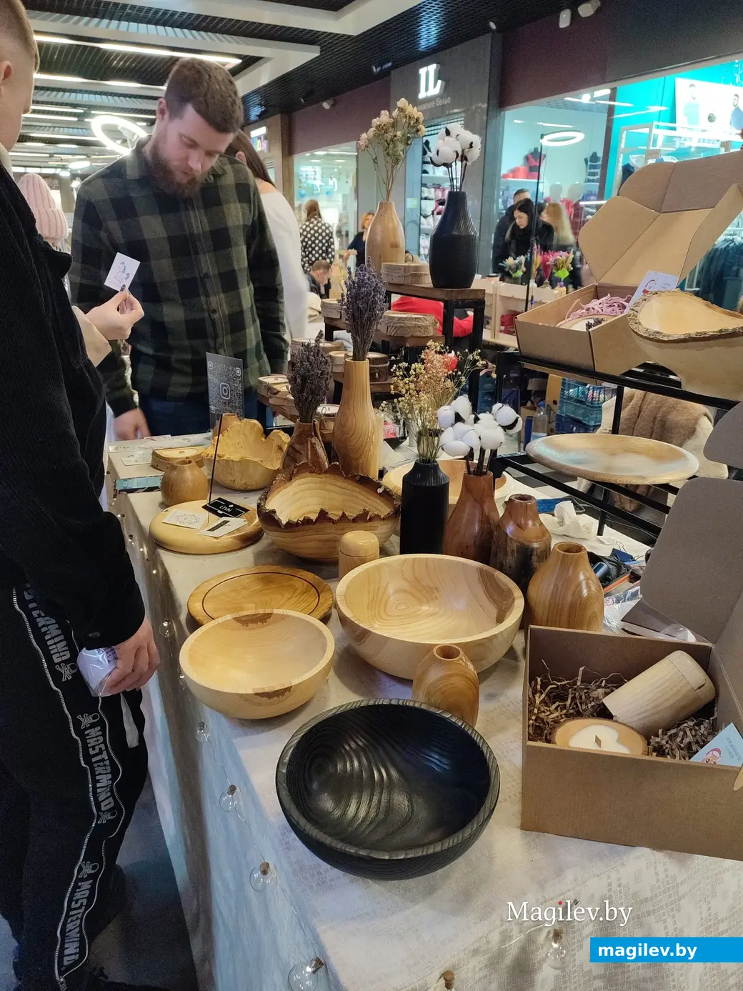 Выставка-ярмарка «Навагодні падарунак ад «Шчырай Майстэрні» в ТЦ «Е-Сити». 30 декабря 2023 г.