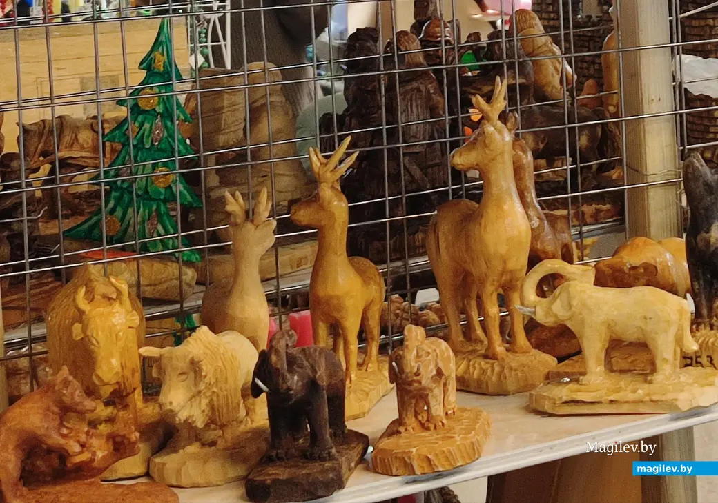 Выставка-ярмарка «Навагодні падарунак ад «Шчырай Майстэрні» в ТЦ «Е-Сити». 30 декабря 2023 г.