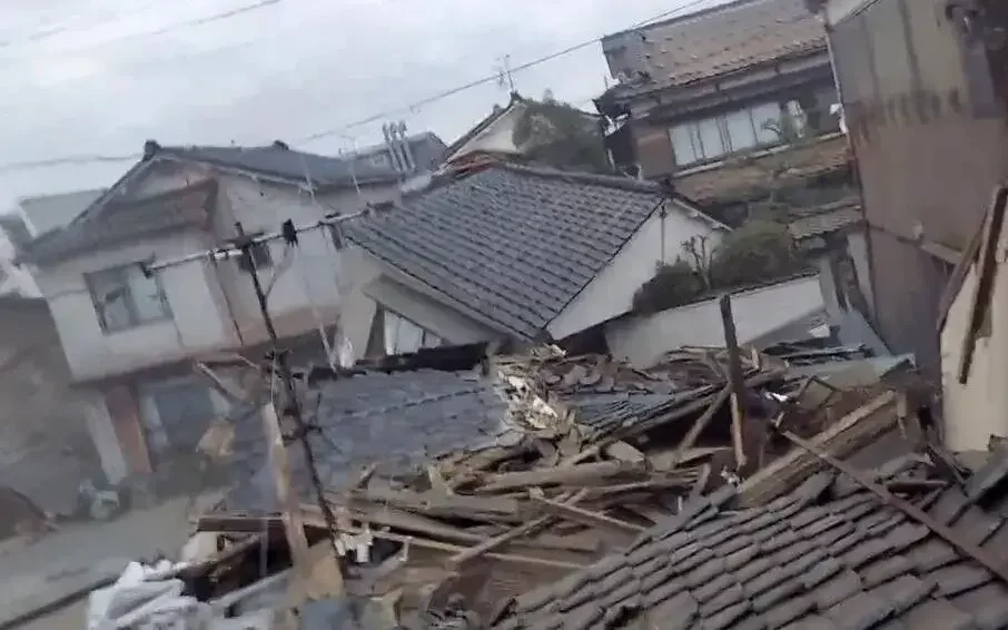 1 января 2024 года. Последствия землетрясения в японском городе Вадзима. Кадр видео из соцсетей.