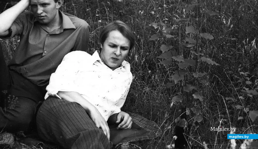 Левая Дубровенка, Безымянный овраг. Игорь (слева), Славик (R.I.P.). Могилев, 1970-е годы.