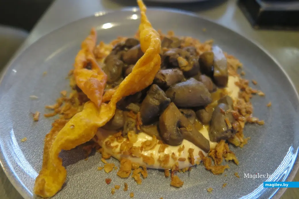 19 ноября 2023 г. Могилев, рестобар «Луна». Кто умеет готовить куриные сердечки, знает, из них можно сделать объедение!