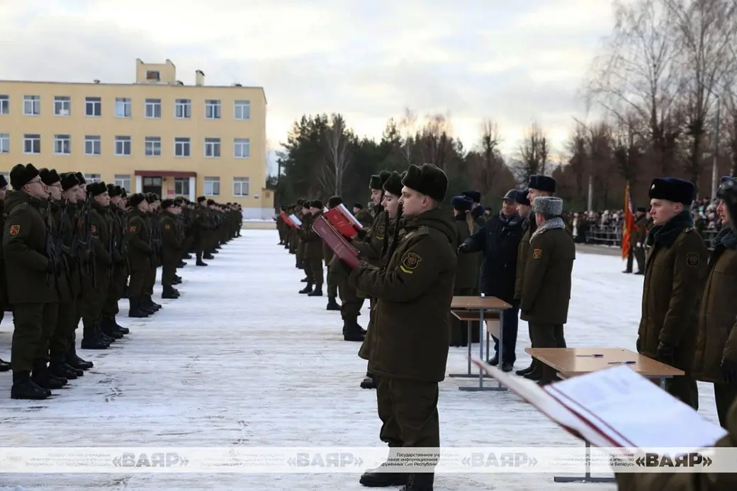 25 ноября 2023 года. Военную присягу приняли свыше 400 военнослужащих нового пополнения 120-й отдельной гвардейской механизированной бригады.