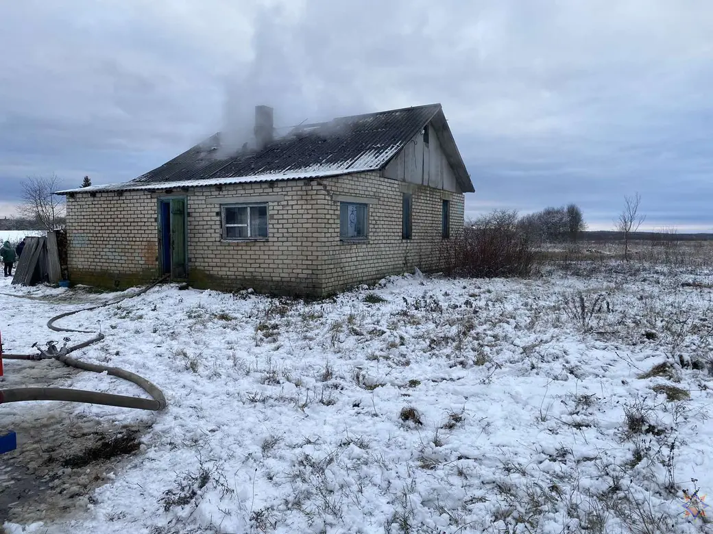 Попросил соседа протопить печь и лишился крыши над головой: в Климовичском  районе горел дом | magilev.by