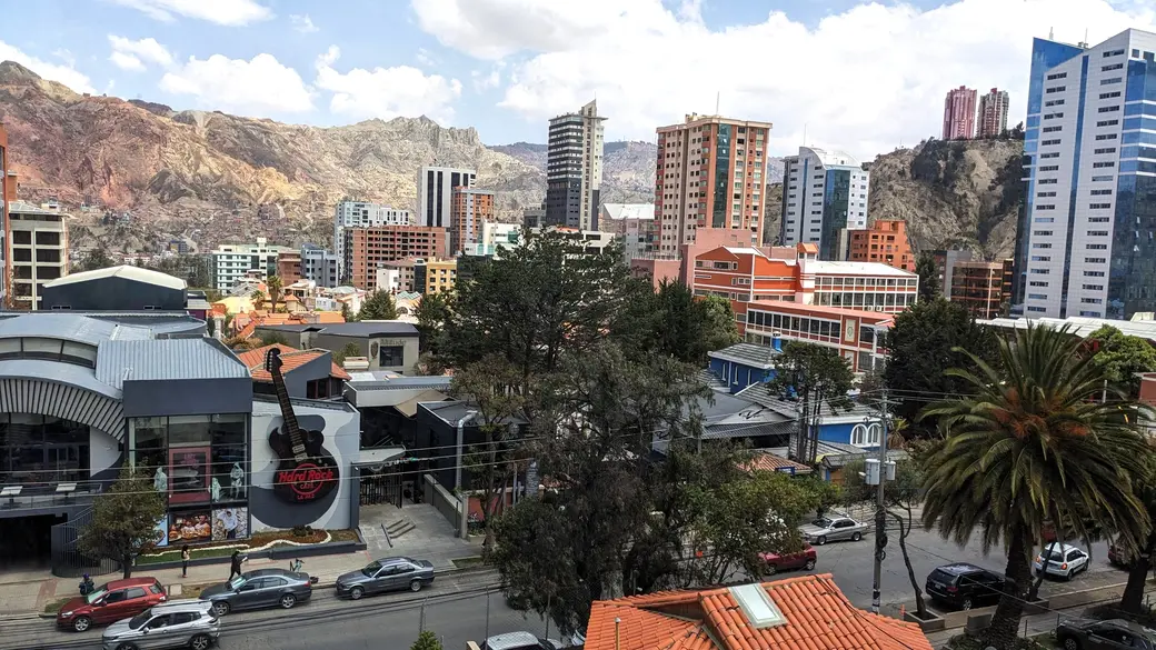Высокогорный город Ла-Пас в Боливии. Октябрь, 2023 г.