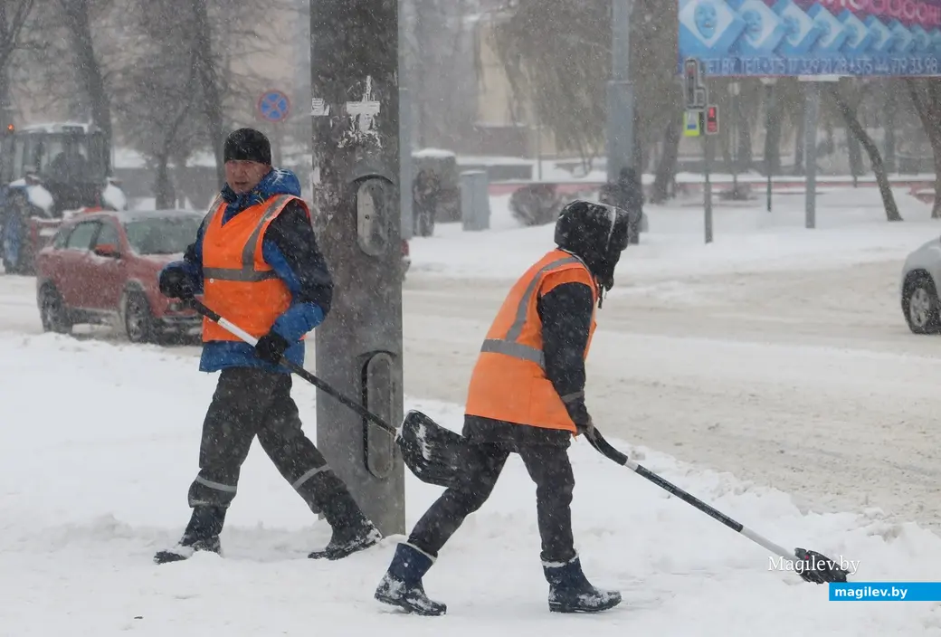 29 ноября 2023 г. Могилев снова заметает снегом!
