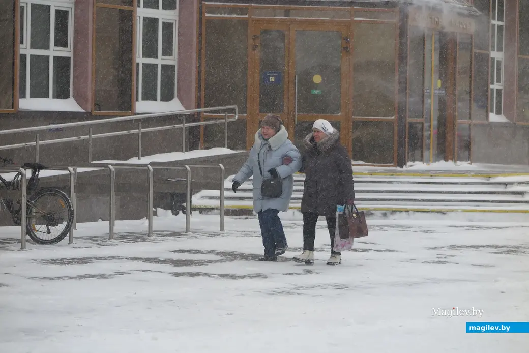 29 ноября 2023 г. Могилев снова заметает снегом!