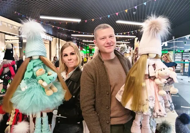 «Девочек» и «мальчиков» продают на ярмарках. Могилевчанка рассказала, как подрабатывает на игрушках