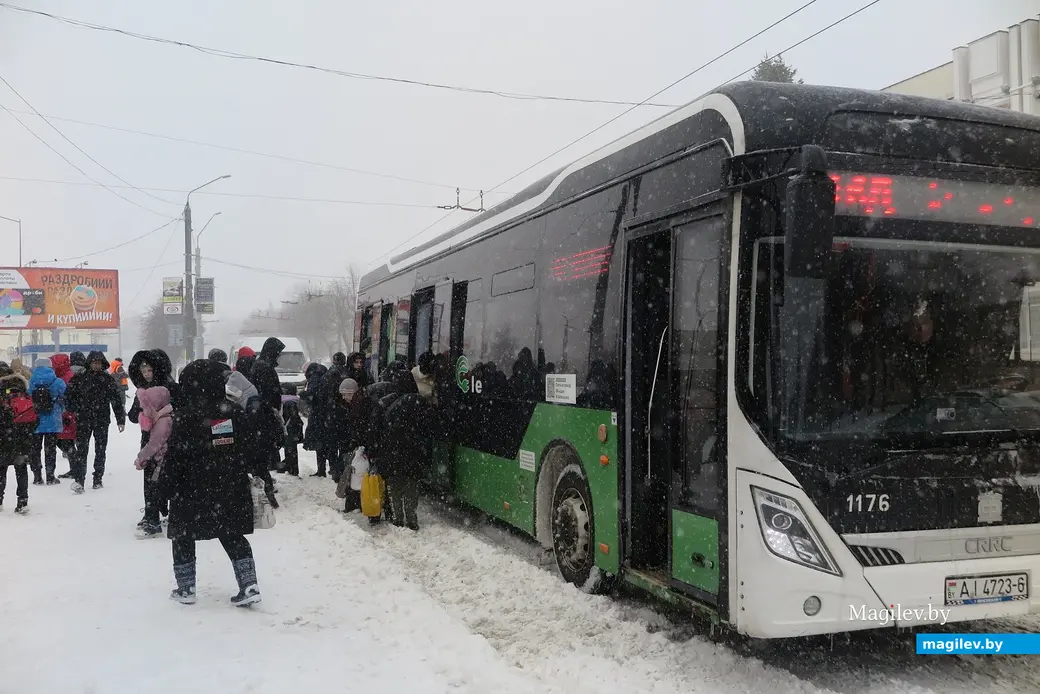 29 ноября 2023 г. Могилев снова заметает снегом!