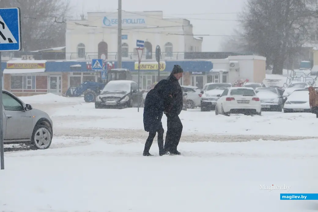 29 ноября 2023 г. Могилев снова заметает снегом!