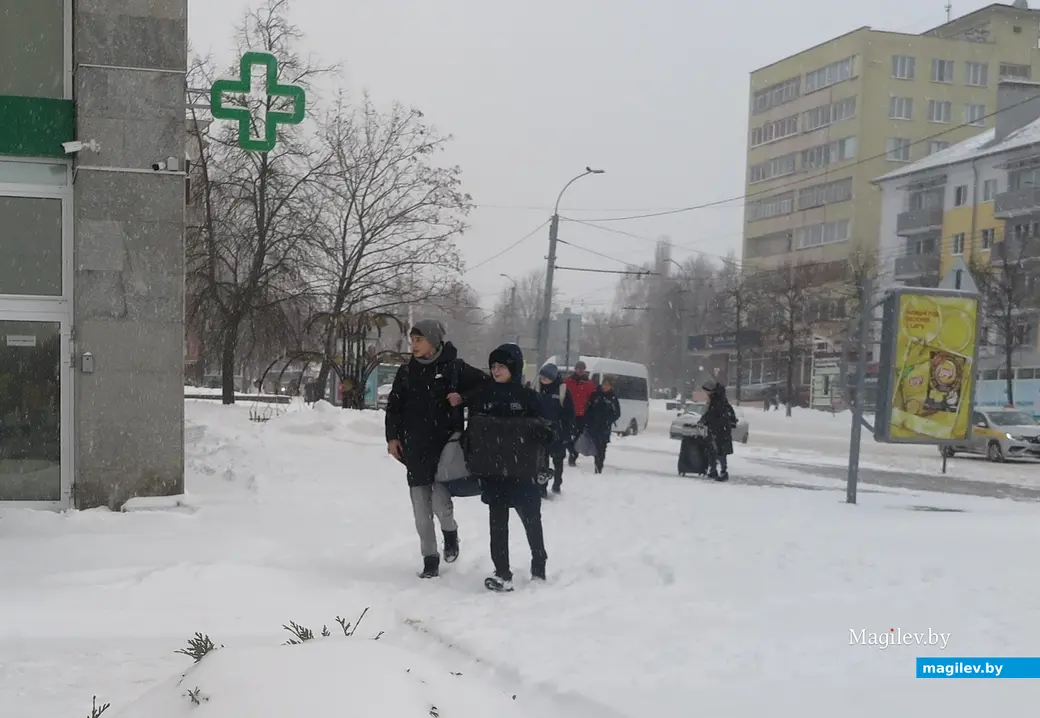 29 ноября 2023 г. Могилев снова заметает снегом!