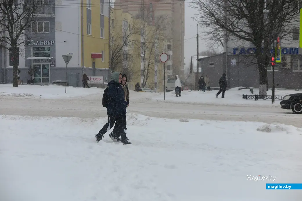 29 ноября 2023 г. Могилев снова заметает снегом!