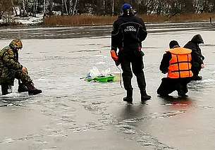 ОСВОД не рекомендует выходить на лед толщиной менее 7 сантиметров