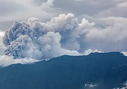 В Индонезии проснулся «вулкан Судного дня» Мерапи. Видео
