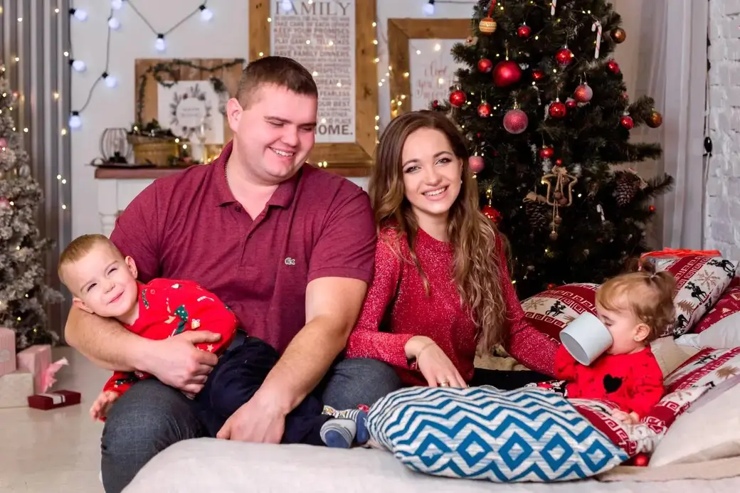 Виталий и Алина Стальченко с детьми.