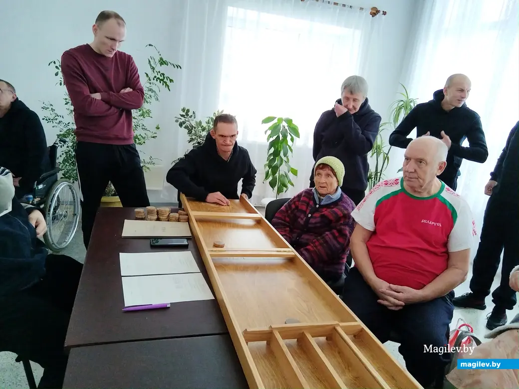 Они понимают, для чего живут». В Могилевском Доме ветеранов прошли  соревнования по инвалидному спорту | magilev.by