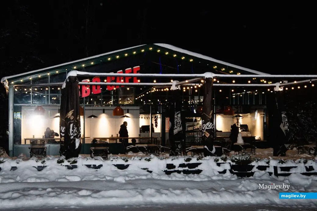 Декабрь 2023 г. Могилев. Вечерняя снежная сказка.