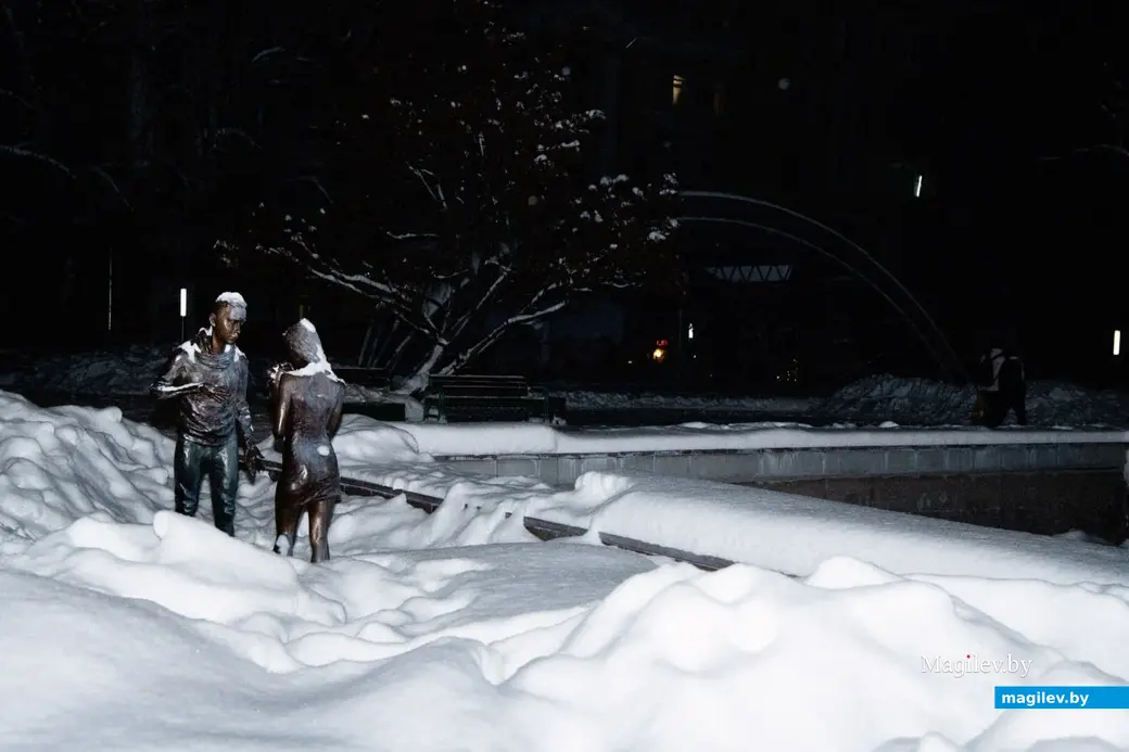 Декабрь 2023 г. Могилев. Вечерняя снежная сказка.