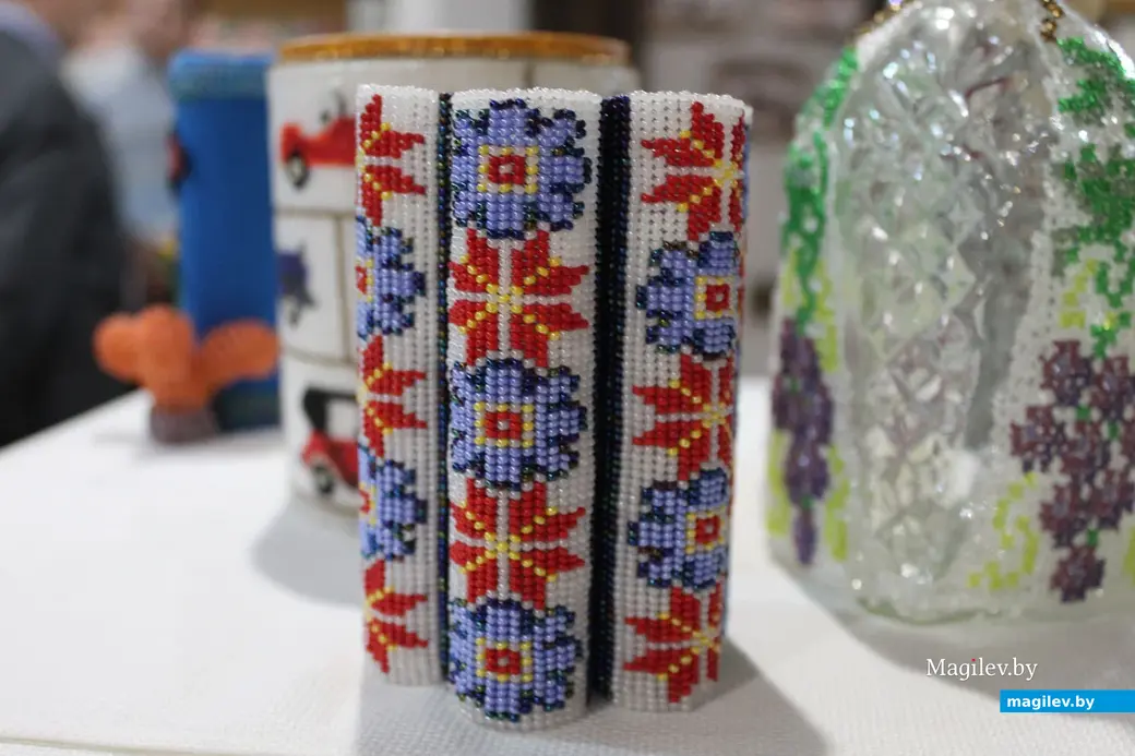Работы из бисера Эльзы Григорьевны Гаврюшенко. Музей этнографии Могилева. 6 декабря 2023 года.
