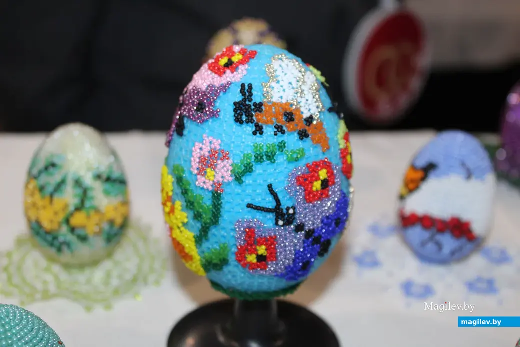 Работы из бисера Эльзы Григорьевны Гаврюшенко. Музей этнографии Могилева. 6 декабря 2023 года.