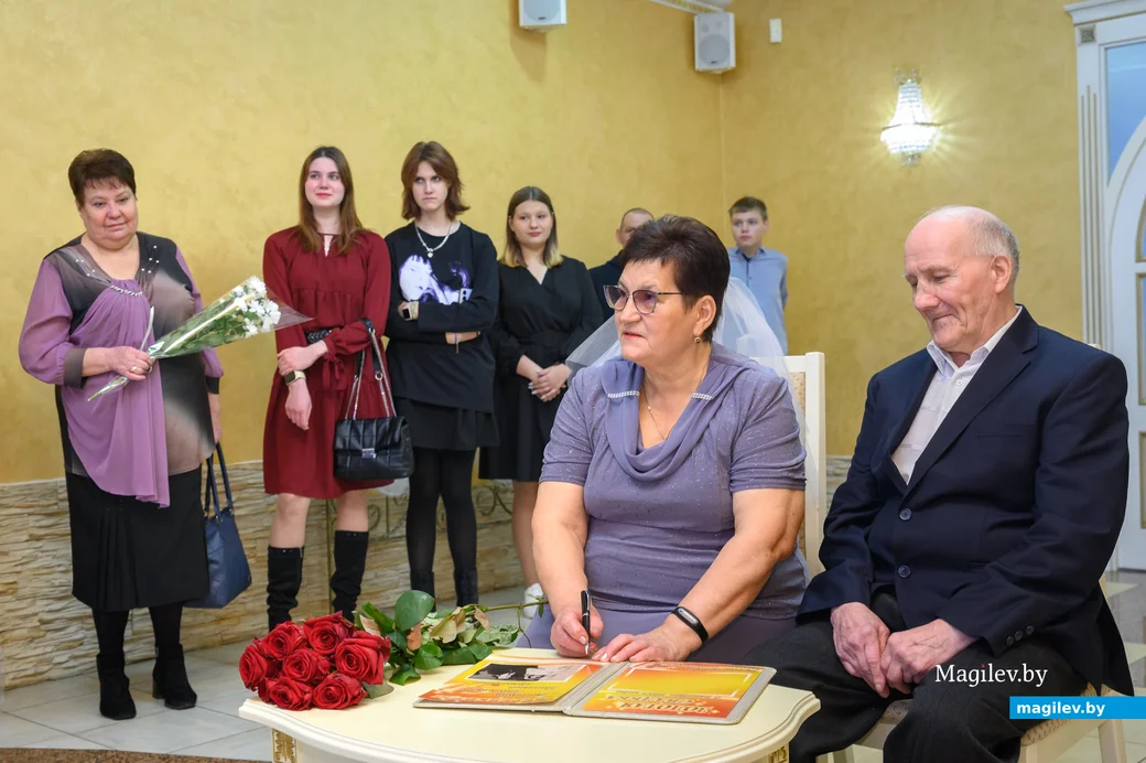 08.12.2023. Отдел ЗАГС Бобруйского горисполкома. Свадебная пара. Наталья и Владимир Веревкины