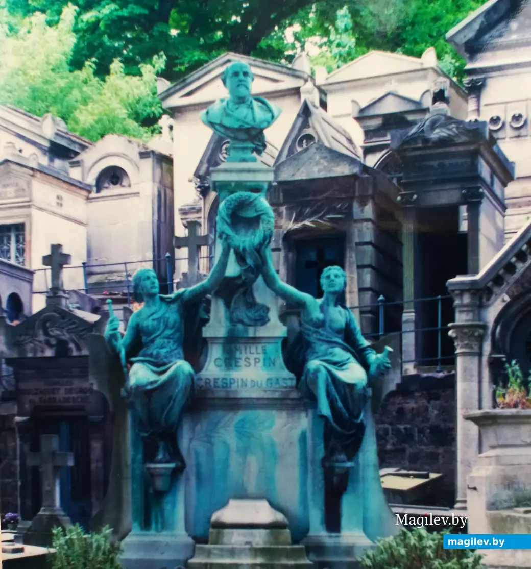 Париж, кладбище Пер-Лашез, 2001 г.