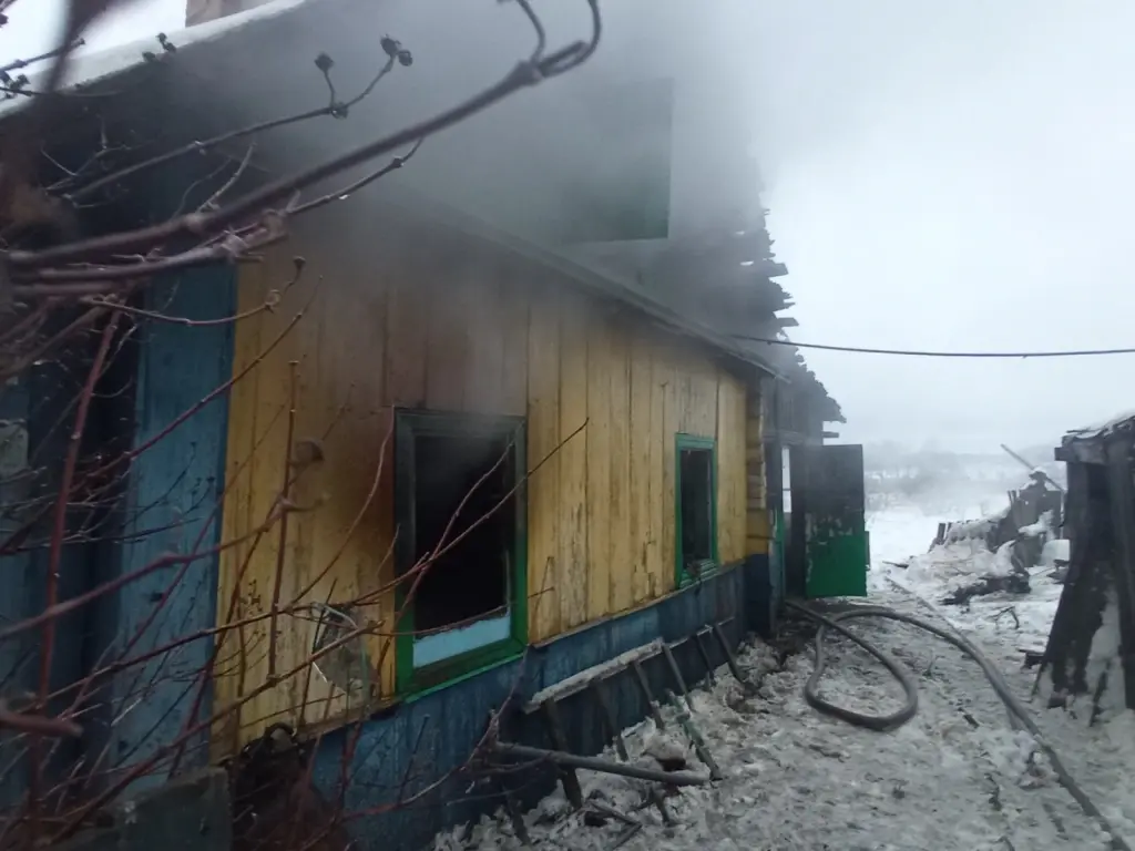 Пожар в агрогородке Вязье Осиповичского района, 10.12.2023 г. Фото МЧС.