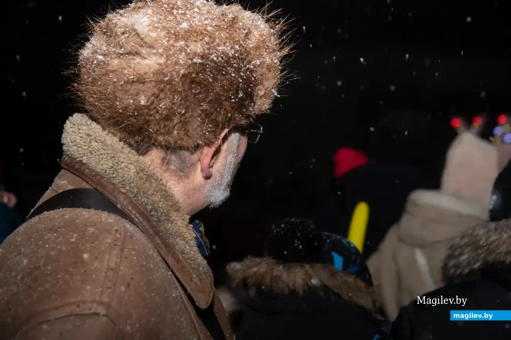 12 ноября 2023 г. Могилев. У нового здания еврейского центра на Ленинской прошел праздник Ханука.