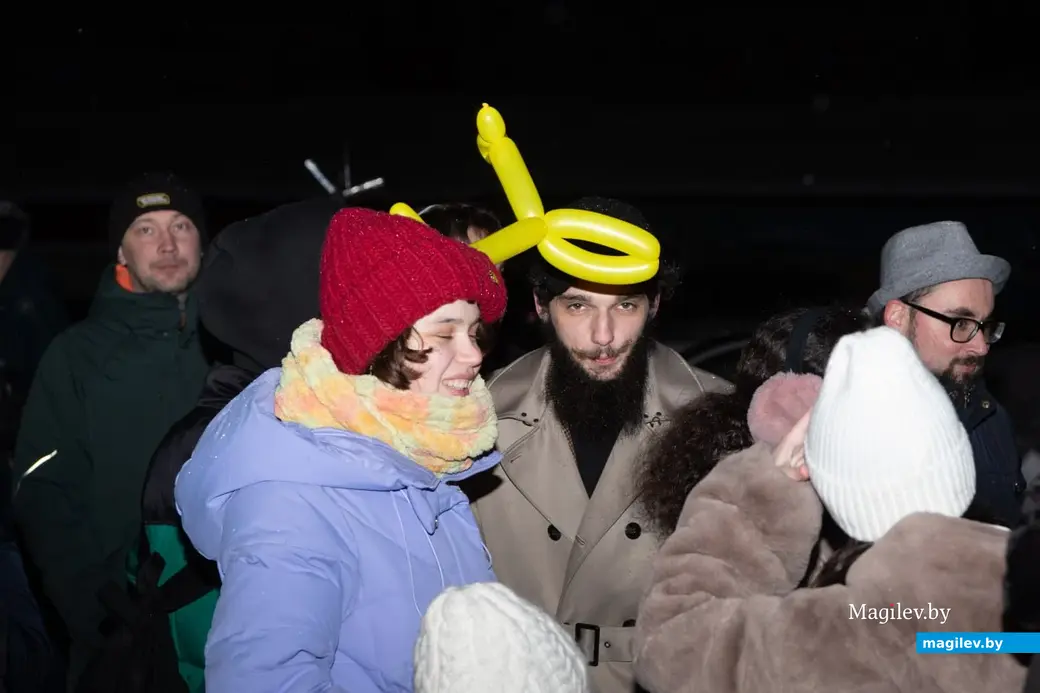 12 ноября 2023 г. Могилев. У нового здания еврейского центра на Ленинской прошел праздник Ханука.