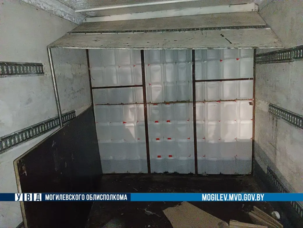 В Быховском районе задержан грузовик с нелегальным спиртом. Фото: УВД облисполкома