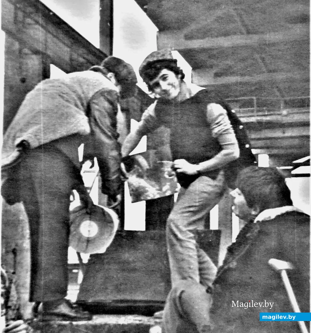 Филипп (посередине) во время одного из фотографических перфомансов. Могилев, 1970-е годы.