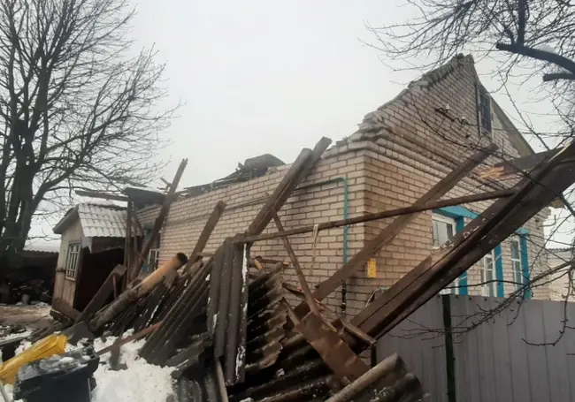 В Славгороде под тяжестью снега рухнула крыша жилого дома