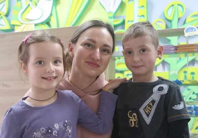 «Петя улавливает шепот с 5 метров…»