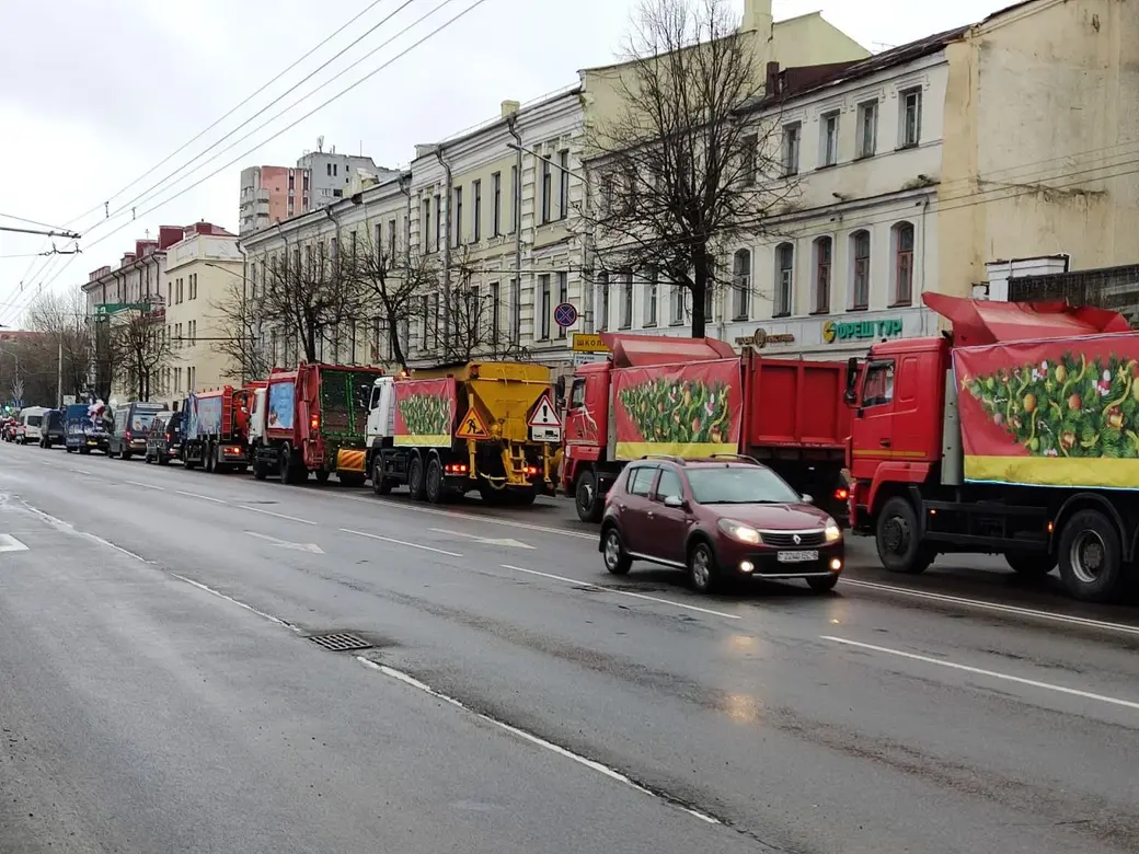 23.12.2023 г. Могилев. Автопарад «За рулем Дед Мороз»