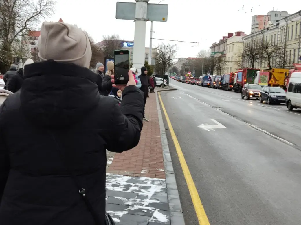 23.12.2023 г. Могилев. Автопарад «За рулем Дед Мороз»