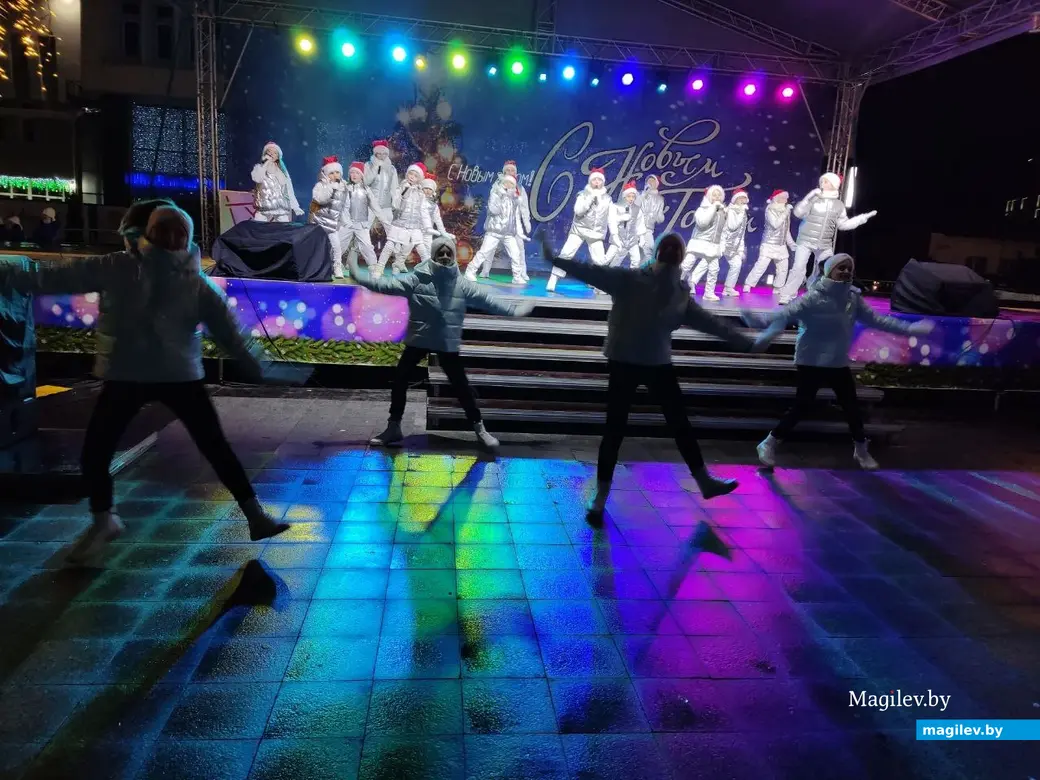 23.12.2023 г. Могилев, площадь Единства, праздник-акция «До Нового года осталось…»