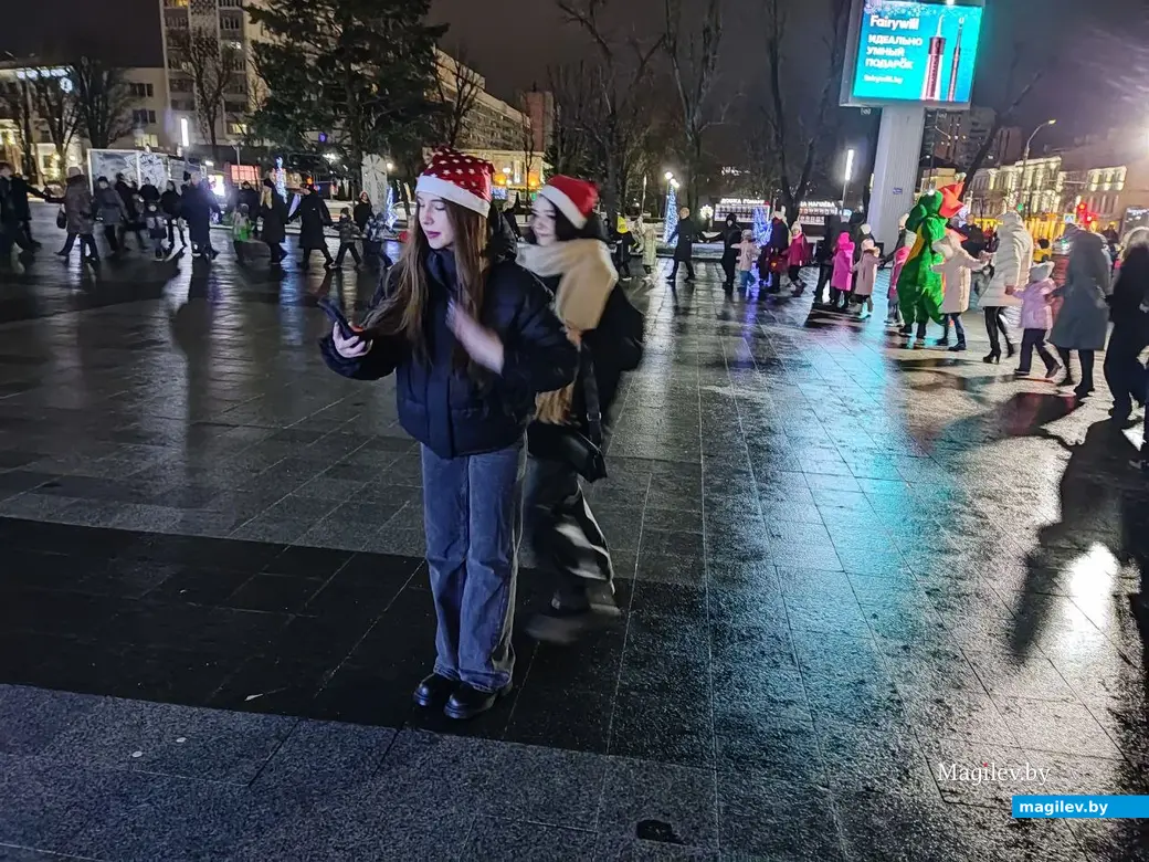 23.12.2023 г. Могилев, площадь Единства, праздник-акция «До Нового года осталось…»