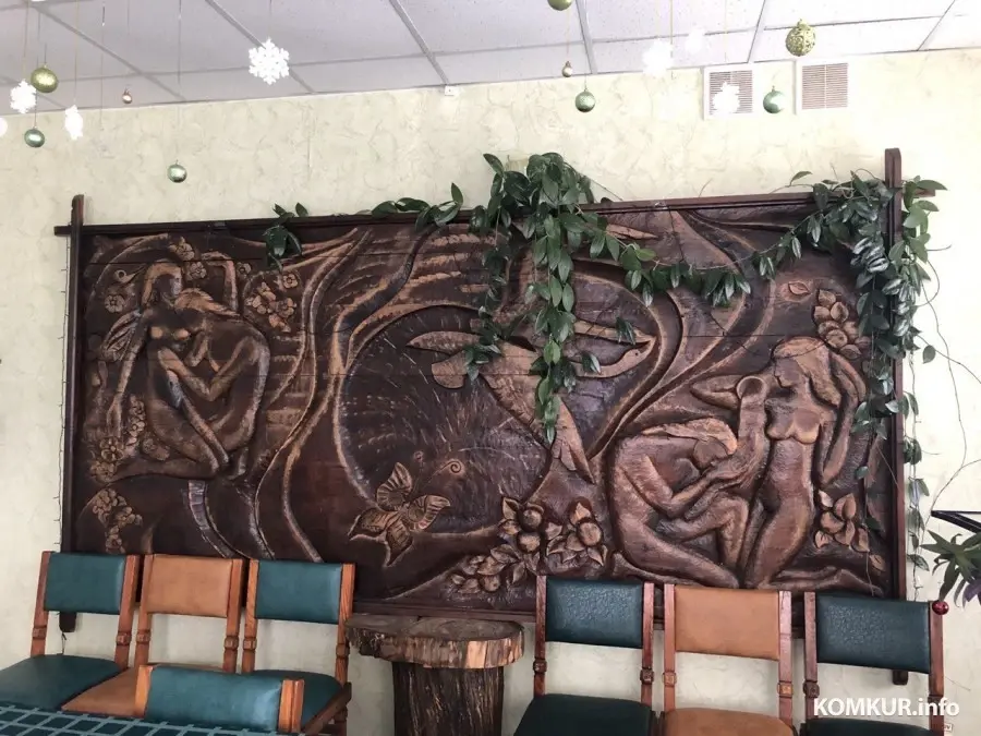 14.12.2023. Этой любви, вырезанной на дереве, уже четыре десятка лет...