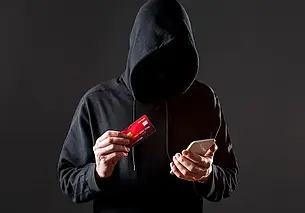 Подарок от иностранца. Доверчивая белоруска стала жертвой мошенников и лишилась 2500 рублей